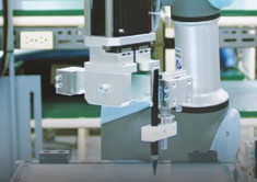 Robot de soldadura colaborativo de UR para el alcance del brazo de 850m m con el agarrador del robot de Robotiq