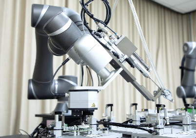 6 brazo robótico de AXIS Techman Cobot TM14 para la cosecha que atornilla que coloca con el agarrador eléctrico del robot
