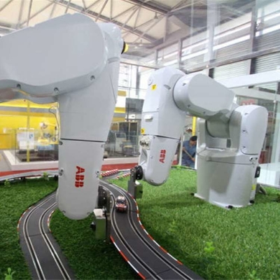 Manipulación del brazo robótico 6 Ejes IRB 1300 con CNGBS Robot Gripper para el robot de manipulación de materiales