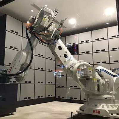 Robótico industrial ABB IRB 6700-150/3.2 Como 6 Ejes Brazo robótico con paquetes de ropa para la máquina de recogida y colocación