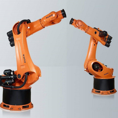 KUKA KR 360 R2830 Carga útil del brazo robótico 360 kg con línea de montaje CNGBS para el montaje del motor como máquina de recoger y colocar