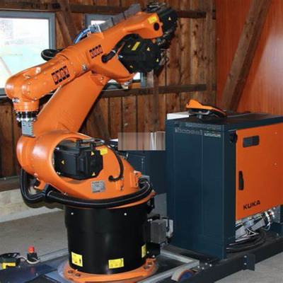 KUKA KR 360 R2830 Carga útil del brazo robótico 360 kg con línea de montaje CNGBS para el montaje del motor como máquina de recoger y colocar