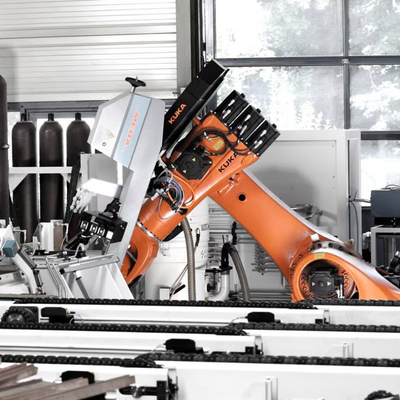 KUKA Industrial Robot Arm KR 470-2 PA Robot de paletización con rieles de guía CNGBS para fábrica como máquina de paletas
