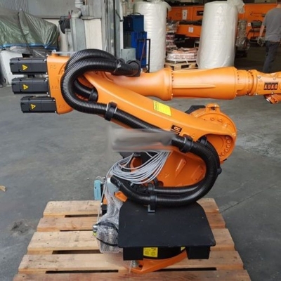 Kuka Manejo del brazo robótico 6 Ejes KR 16 R1610 con agarre robótico CNGBS como robot industrial