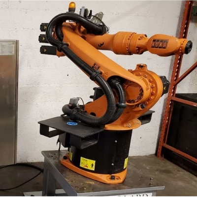 Kuka Manejo del brazo robótico 6 Ejes KR 16 R1610 con agarre robótico CNGBS como robot industrial