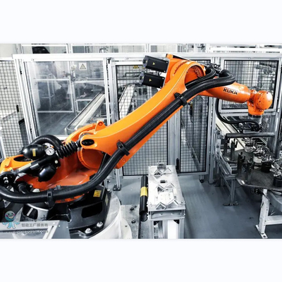KUKA KR 210 R2700 Robots industriales de recogida y colocación con guías lineales CNGBS para el montaje del motor