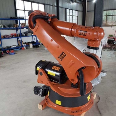 Kuka Robot KR 70 R2100 con estación de limpieza de armas CNGBS para automatización de soldadura con brazo robótico de 6 ejes