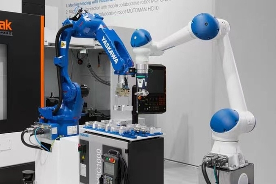 YASKAWA MOTOMAN GP12 con pistola de soldadura como robot de soldadura para robot industrial de fábrica