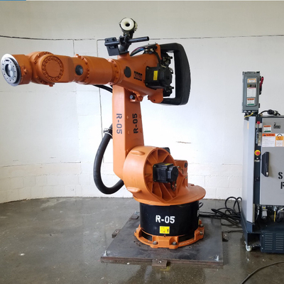 Kuka 6 Ejes Mano Robótico KR 240 R3330 Con CNGBS Robot Guía Rail para el manejo del robot