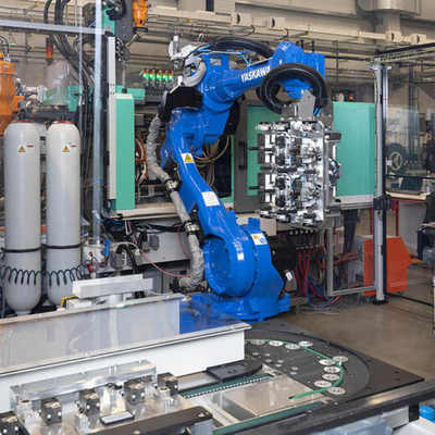 Máquina de paletas YASKAWA GP50 con paquete de envasado CNGBS para un uso más prolongado Estación de trabajo como robot industrial