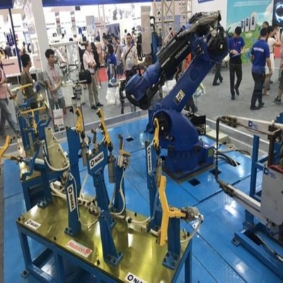 Brazo robótico de Yaskawa 6 Ejes GP180 con CNGBS Agarrador robótico personalizado para el robot de manipulación de paletas