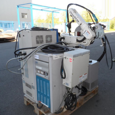 Robot industrial OTC FD-B6L con alcance de 2008 mm con soldadores ARC y máquina de soldadura DM350