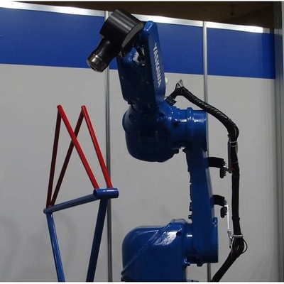 Brazo robótico de pintura de 6 ejes Yaskawa MPX1950 con ropa de robot CNGBS para robot de pintura automatizado