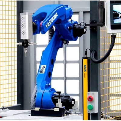Brazo robótico de pintura de 6 ejes Yaskawa MPX1950 con ropa de robot CNGBS para robot de pintura automatizado