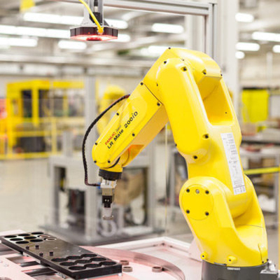 FANUC LR Mate 200iD 6 Ejes Brazo de robot industrial con agarre CNGBS para el montaje del motor