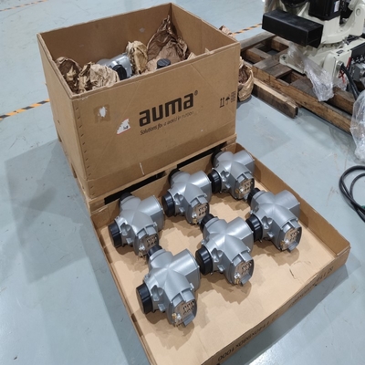 La válvula de conmutación del skid está equipada con válvulas eléctricas AUMA SA 07.2 - SA 16.2 y SA 25.1 actuador lineal Auma