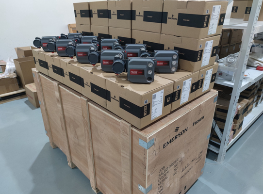 Stock Fisher válvula de control neumático de alta calidad modelos populares como DVC2000 DVC6200 3582i posicionador de válvula de corazón digital con válvula de solenoide ASCO