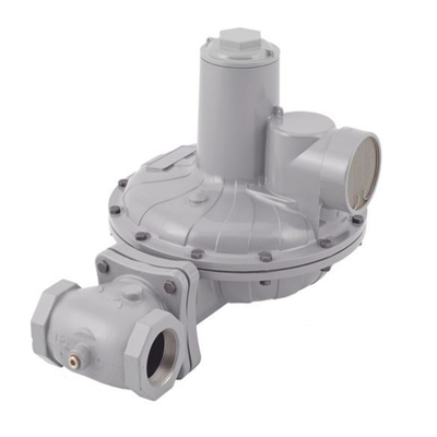 Reducción de presión Regulación de patines con regulador de la serie Emerson Fisher CS800  manómetro de presión