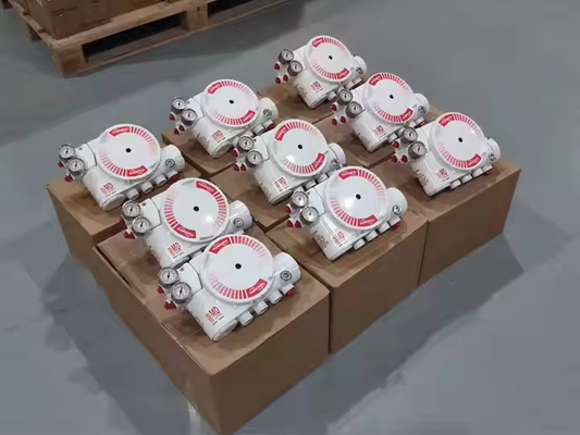 Válvula de control neumático lineal con servicio de flujo LOGIX 3200MD 520MD Posicionador de válvula de corazón digital en válvulas de servicio de flujo de stock