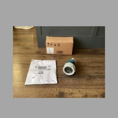 Regulador de reducción de presión con medidor de flujo de vórtice Endress+Hauser Proline Prowirl D 200 y transmisor de presión Cerabar PMP71B