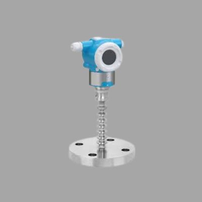 Conjunto de válvula de control de flujo con caudalímetro vortex Proline Prowirl D 200 de Endress+Hauser y transmisor de presión Cerabar PMP50