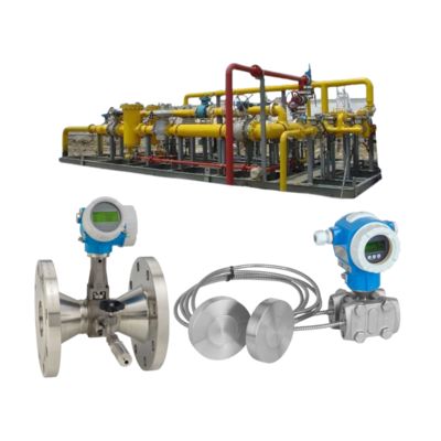 Conjunto de válvula de control de flujo con caudalímetro Proline Prowirl R200 de Endress+Hauser y transmisor de presión diferencial Deltabar PMD78B.