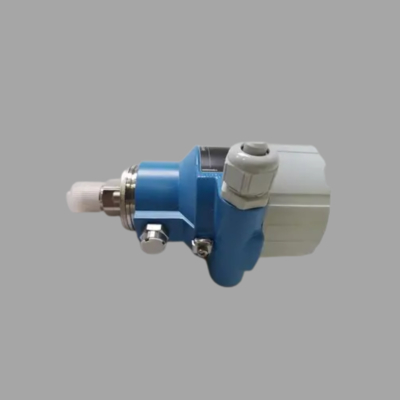 Patín de válvula de gas natural equipado con un caudalímetro Proline Prowirl R 200 de Endress+Hauser y un transmisor de presión Deltabar PMC51B.