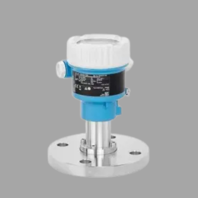 Patín de válvula de gas natural equipado con un caudalímetro Proline Prowirl R 200 de Endress+Hauser y un transmisor de presión Deltabar PMC51B.