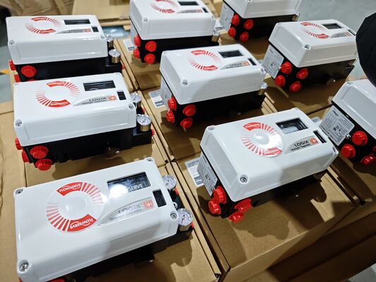White and Red Pnuematic Control Valve and Digital Positioners Flowserve Logix 520MD 3200MD 3800MD Industrial Control Valves Controller FISHER 2000