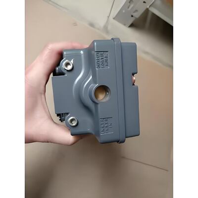 Fisher 3661 Posicionador de válvulas electro-neumáticas con desvío integral y diseño de equilibrio de fuerza para control de CC de 4-20 mA