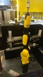 Máquina del café del robot R900 seis del KR 6, fabricante de café estable del brazo del robot del funcionamiento