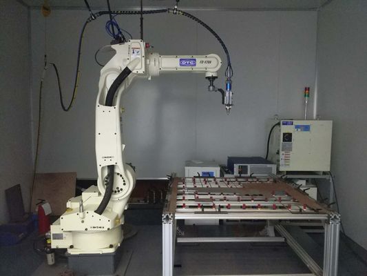 robot del eje del puesto de trabajo FD-V25 6 de la soldadura del robot para la soldadura al arco, material-dirigiendo el robot de soldadura automática para OTC
