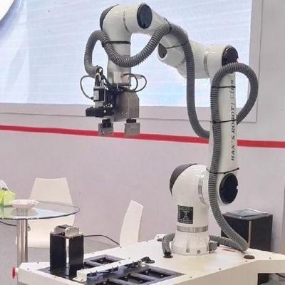 Brazo colaborativo industrial 6 AXIS E10 travieso 10kg del robot para la máquina pulidora