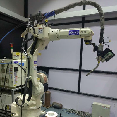 OTC FD-V8 con el robot de soldadura de Mig de la soldadora DM350