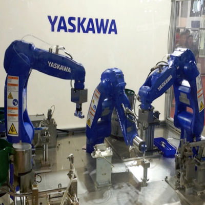 Brazo del robot industrial de Motoman GP7 6 AXIS usado para empaletar el robot