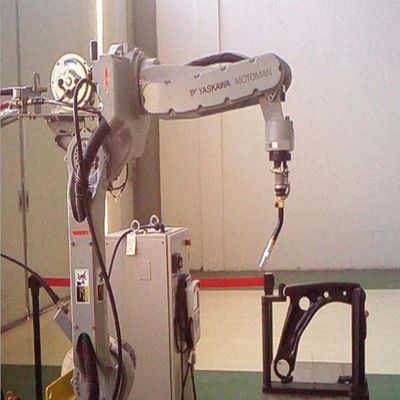 Robot de soldadura automática de 6 AXIS Motoman AR2010 con el soldador RD350S