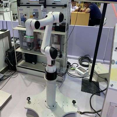 Robot de rociadura E10 travieso que maneja el robot con el brazo colaborativo 6 AXIS del robot