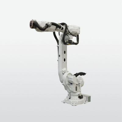 Robot industrial IRB6700-300/2.7 con el brazo del robot como soldadora para la soldadura por puntos