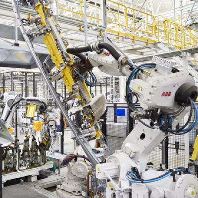 IRB6700 eficiente y flexible con el brazo del robot de la carga útil 155KG para la máquina de la selección y del lugar