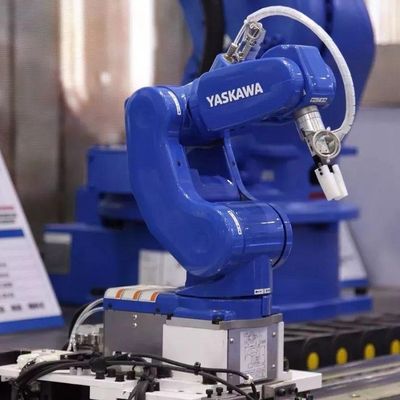 Precio del robot industrial GP7 con la carga útil 7KG y el regulador For Material Handling del CNC YRC1000