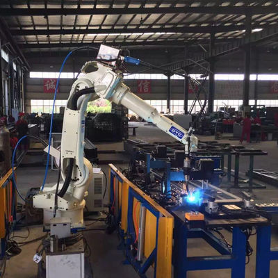 Robot de soldadura automática de 6 AXIS OTC FD-B6 con la soldadora de DM350 Mig