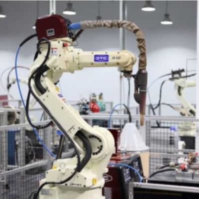 Automóvil de AXIS OTC FD-B6 del robot de soldadura de MIG 6 que suelda con autógena la soldadora robótica