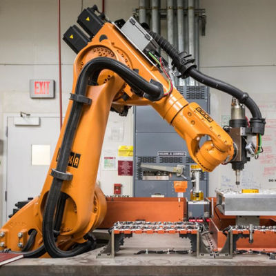 6 selección robótica industrial y lugar del KR 500 del brazo de AXIS R2830 para manejar el robot
