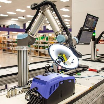 Mini Robot UR 3e del robot colaborativo con la carga útil 3KG como Cobot para las piezas del equipo de manipulación de materiales