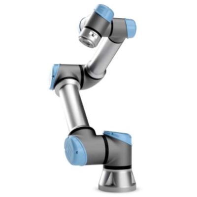 Cargamento robótico automático de AXIS UR5e del brazo 6 y descarga del robot de la selección y del lugar