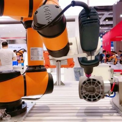 Brazo colaborativo del robot de AUBO i5 6 AXIS para el tornillo de cierre como Cobot