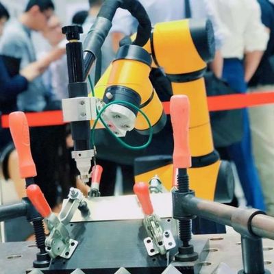 Brazo colaborativo del robot de AUBO i5 6 AXIS para el tornillo de cierre como Cobot