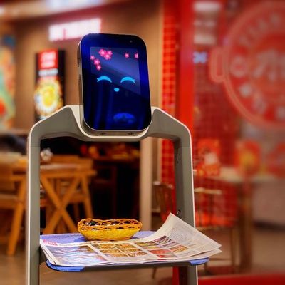 Robot del servicio de la inteligencia artificial de With AI del camarero del robot de la entrega de la comida