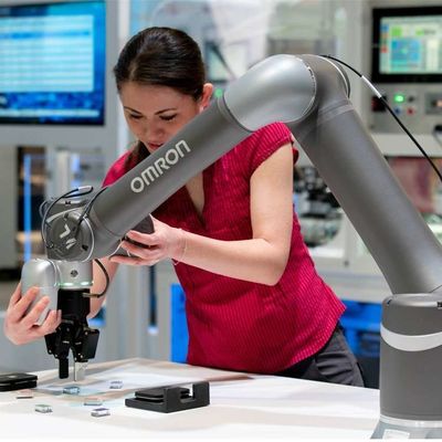 Brazo 6 AXIS OMRON TM14M With Visual Camera del robot que maneja el robot como Cobot