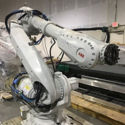 El robot industrial de ABB cargas útiles 155Kg de la selección y del lugar del brazo del robot las 6 AXIS escoge y coloca la máquina